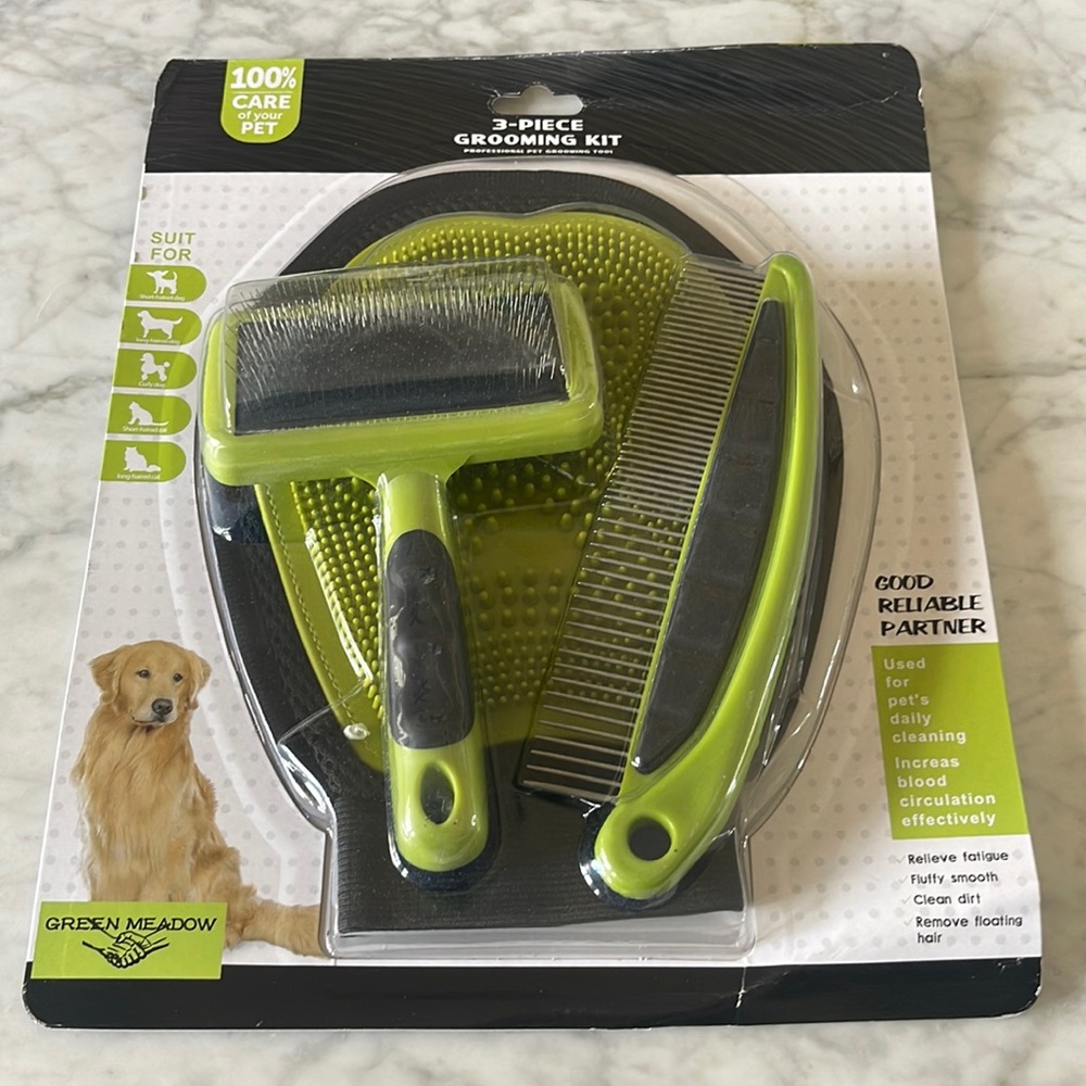 NWT Green 3 Piece Grooming Set